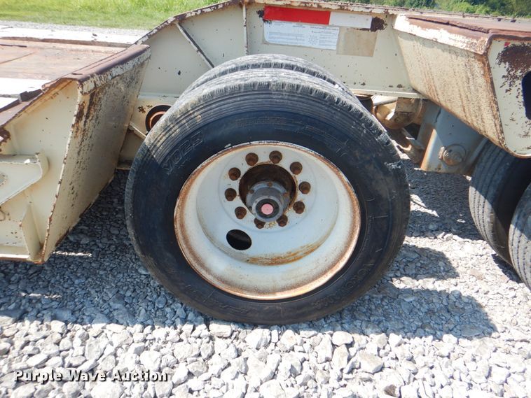 image for item HT9372 2002 Trail King TK110HDG-503  low boy equipment trailer