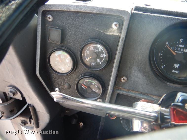 image for item HT9381 1994 Mack RD600  semi truck