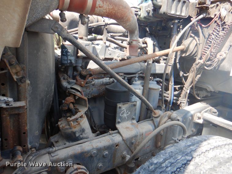 image for item HT9381 1994 Mack RD600  semi truck