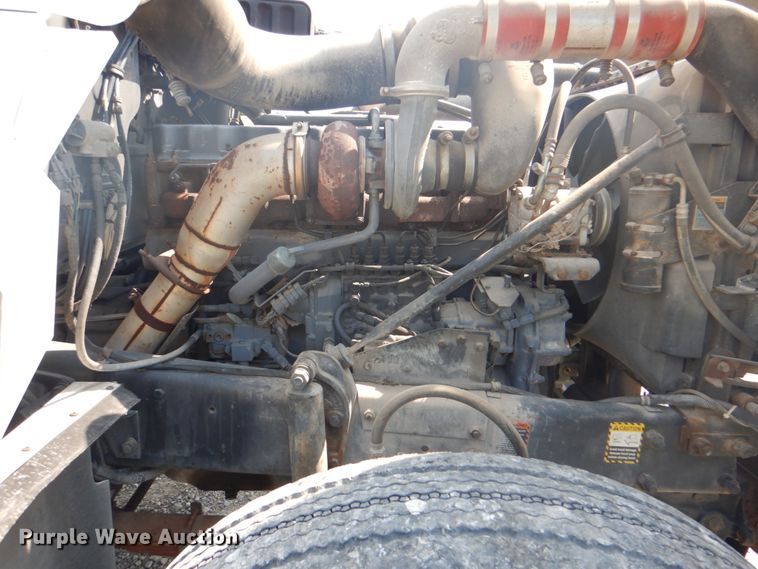 image for item HT9381 1994 Mack RD600  semi truck