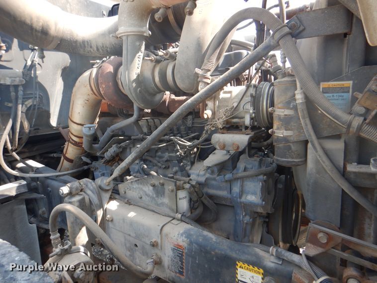 image for item HT9381 1994 Mack RD600  semi truck