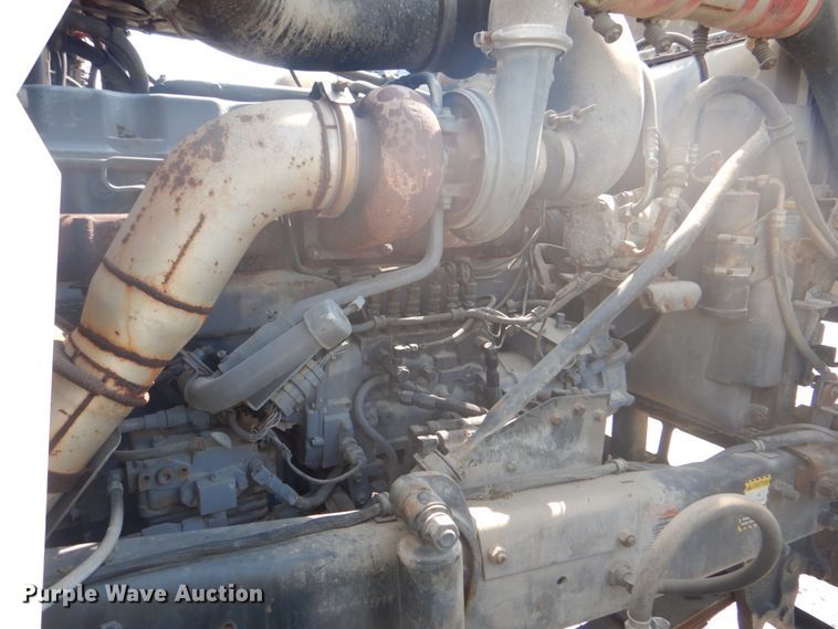 image for item HT9381 1994 Mack RD600  semi truck