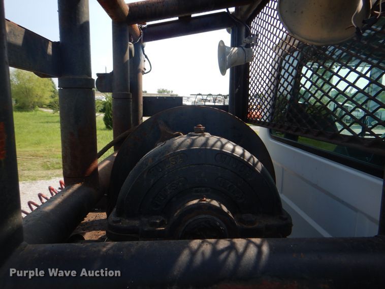 image for item HT9381 1994 Mack RD600  semi truck