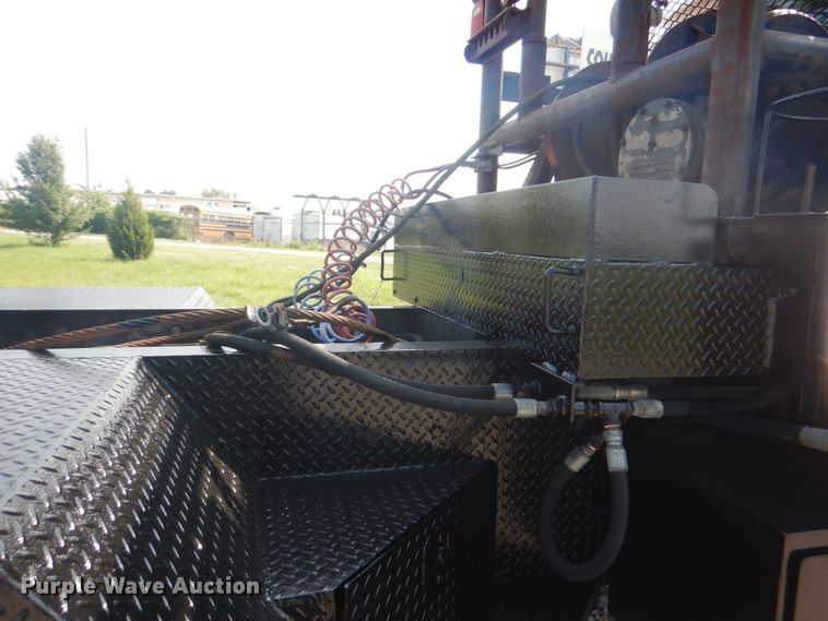 image for item HT9381 1994 Mack RD600  semi truck