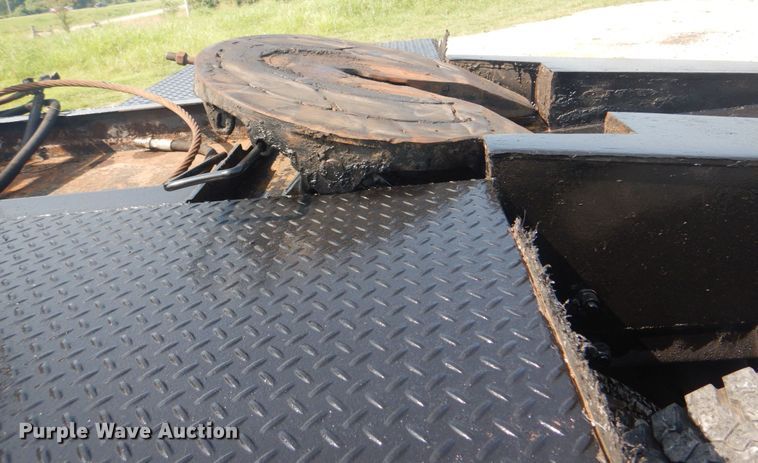 image for item HT9381 1994 Mack RD600  semi truck