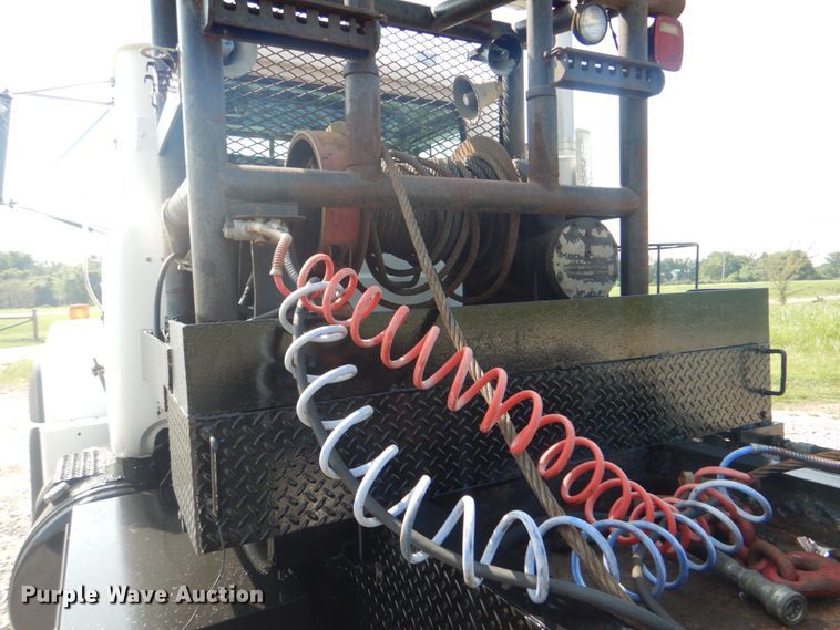 image for item HT9381 1994 Mack RD600  semi truck