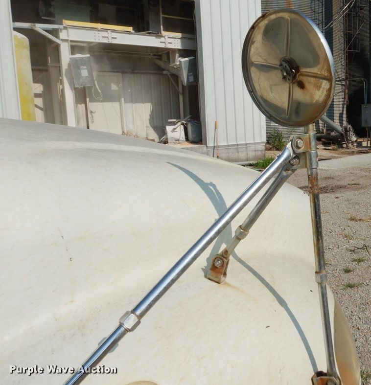 image for item II9676 2007 Freightliner Business Class M2  feed delivery truck