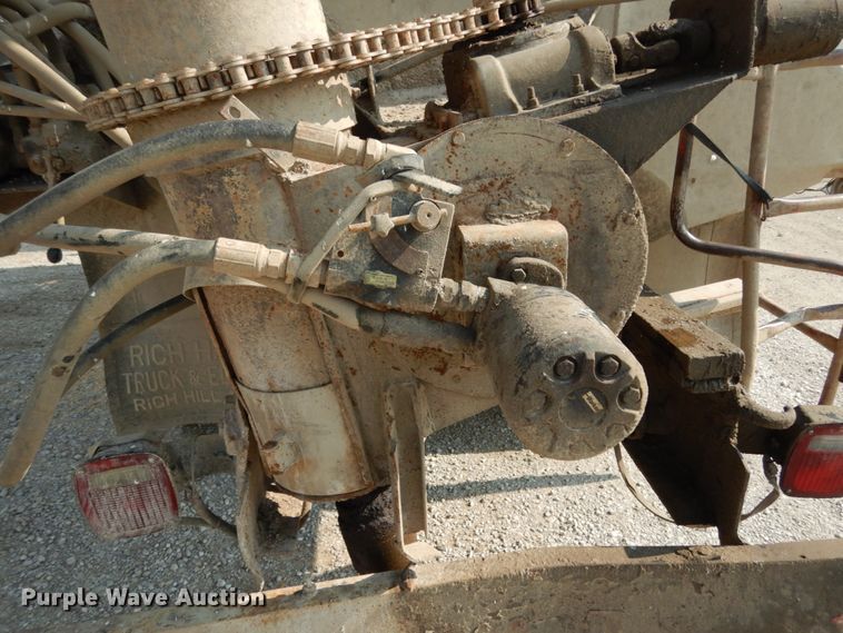 image for item II9676 2007 Freightliner Business Class M2  feed delivery truck