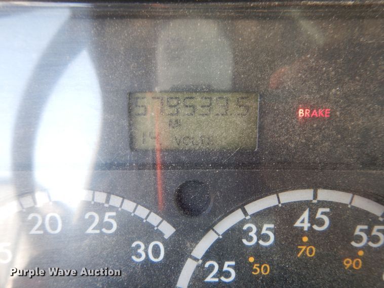 image for item II9676 2007 Freightliner Business Class M2  feed delivery truck