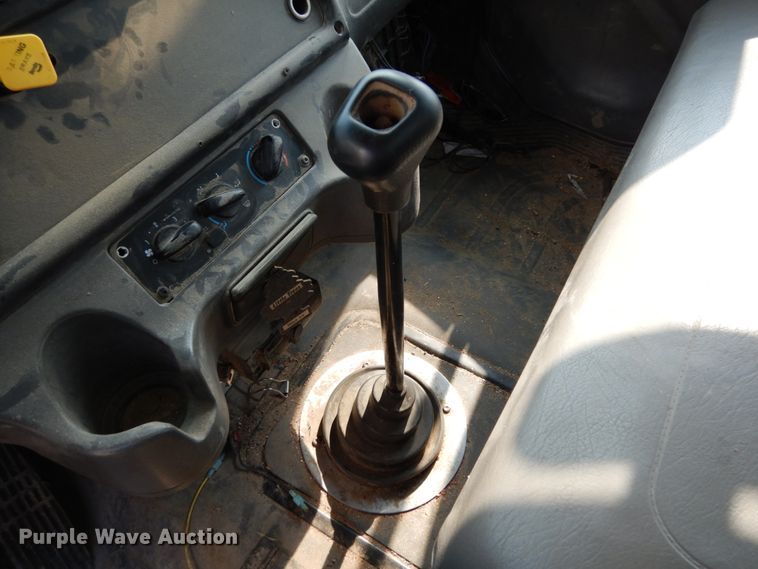 image for item II9676 2007 Freightliner Business Class M2  feed delivery truck