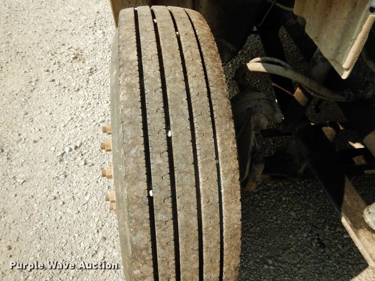 image for item II9676 2007 Freightliner Business Class M2  feed delivery truck