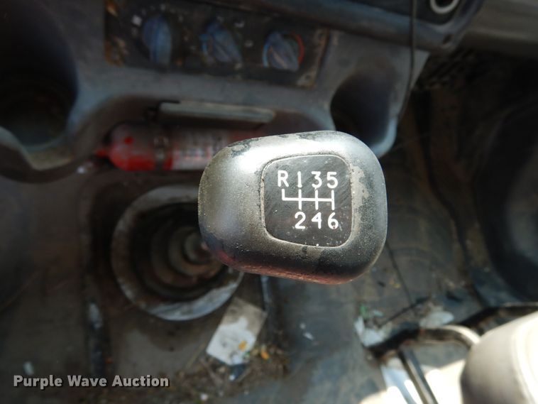 image for item II9677 2006 Freightliner Business Class M2  truck cab and chassis