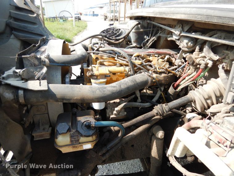 image for item II9677 2006 Freightliner Business Class M2  truck cab and chassis