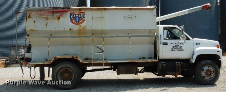 image for item II9679 1998 GMC C7500  feed delivery truck