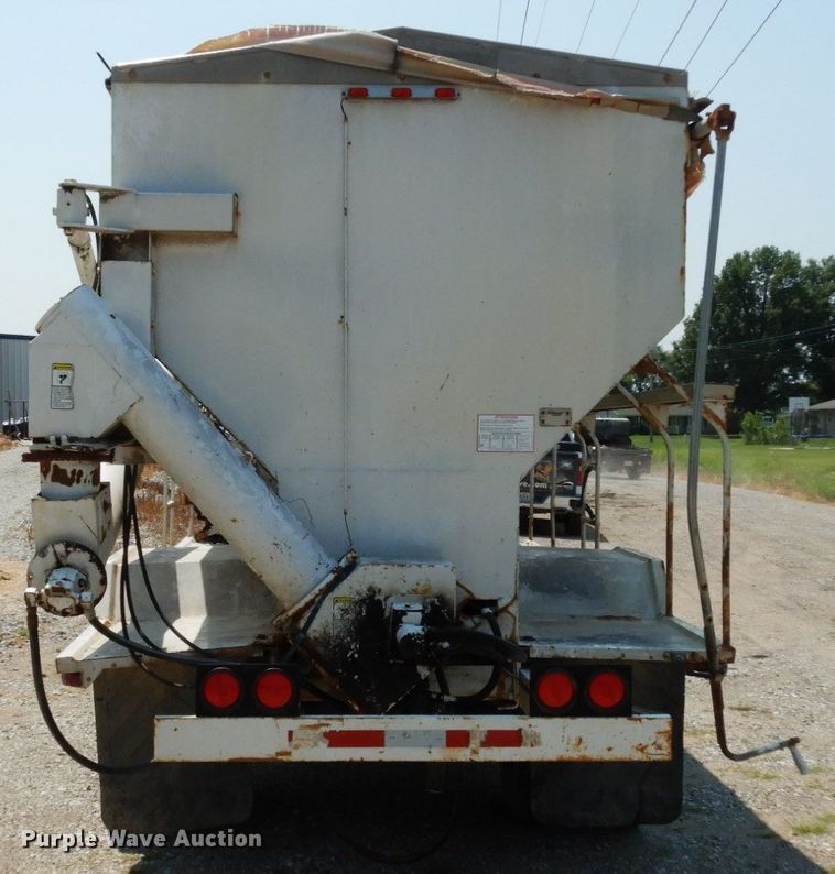 image for item II9679 1998 GMC C7500  feed delivery truck