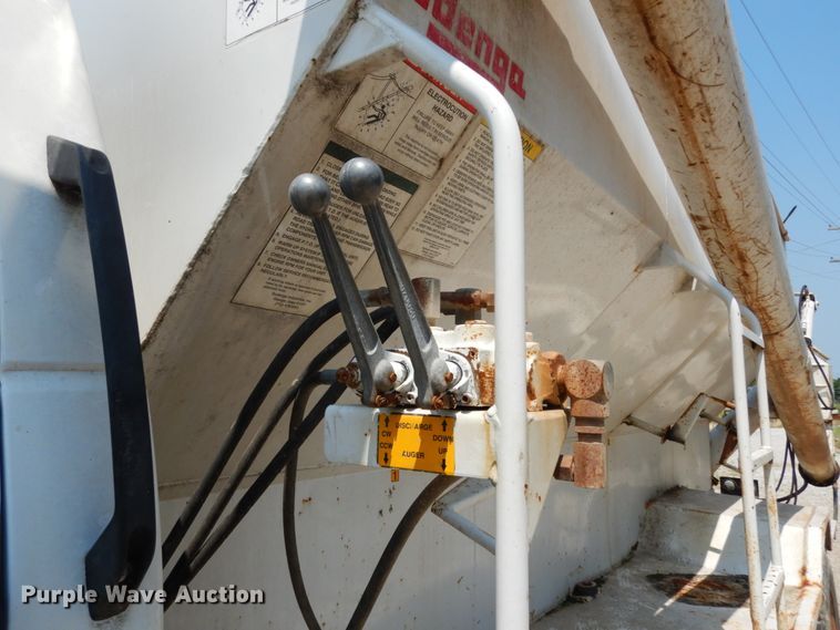 image for item II9679 1998 GMC C7500  feed delivery truck