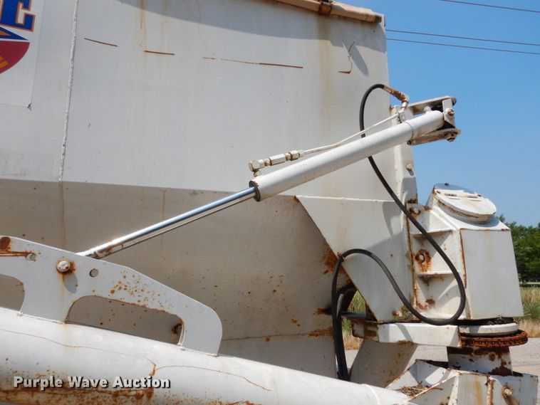 image for item II9679 1998 GMC C7500  feed delivery truck