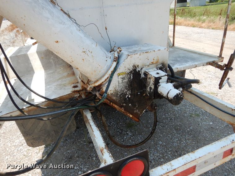 image for item II9679 1998 GMC C7500  feed delivery truck