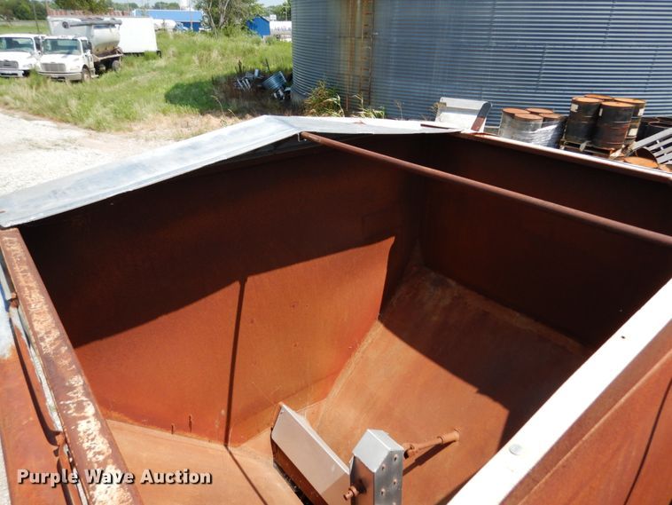 image for item II9679 1998 GMC C7500  feed delivery truck