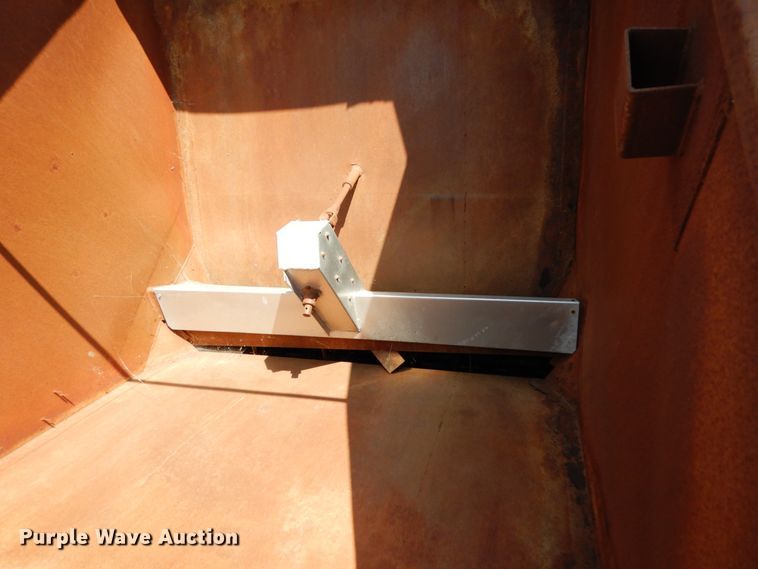 image for item II9679 1998 GMC C7500  feed delivery truck