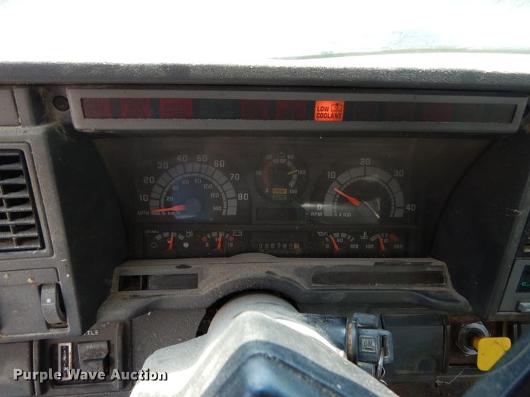 image for item II9679 1998 GMC C7500  feed delivery truck