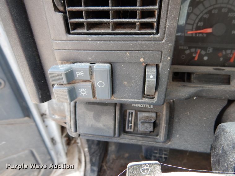 image for item II9679 1998 GMC C7500  feed delivery truck