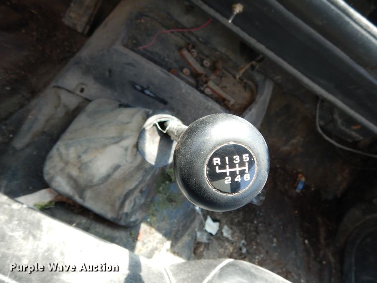 image for item II9679 1998 GMC C7500  feed delivery truck