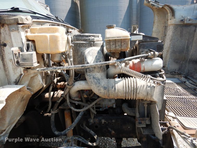 image for item II9679 1998 GMC C7500  feed delivery truck