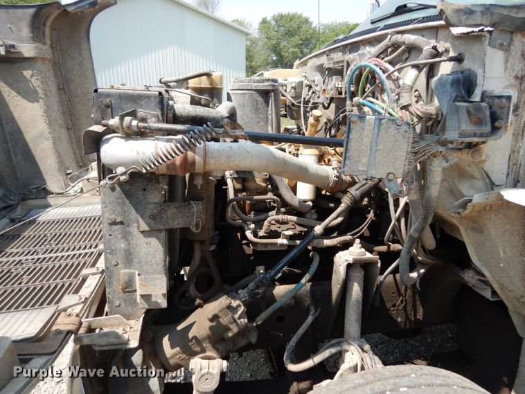 image for item II9679 1998 GMC C7500  feed delivery truck