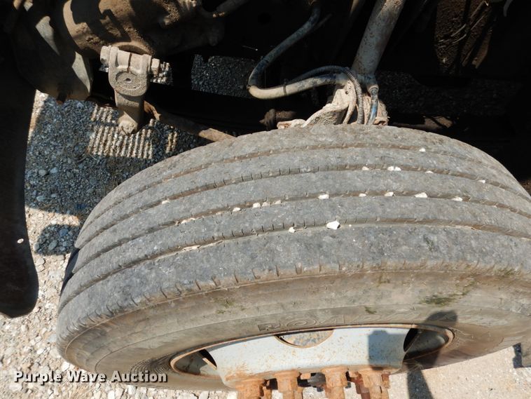 image for item II9679 1998 GMC C7500  feed delivery truck