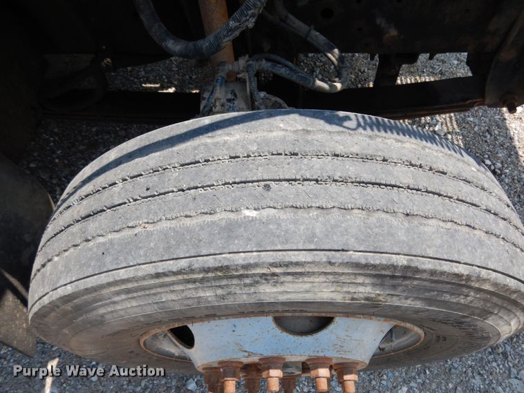 image for item II9679 1998 GMC C7500  feed delivery truck