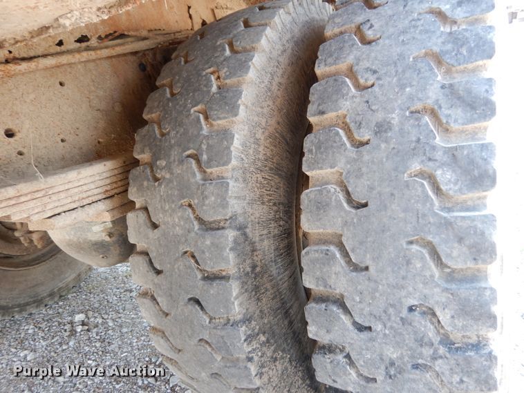 image for item II9679 1998 GMC C7500  feed delivery truck