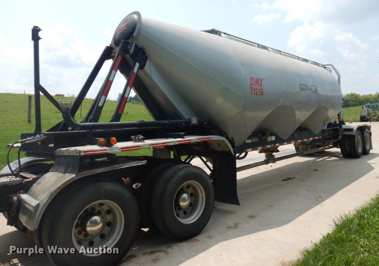 image for item IL9894 1996 Fruehauf  pneumatic dry bulk trailer