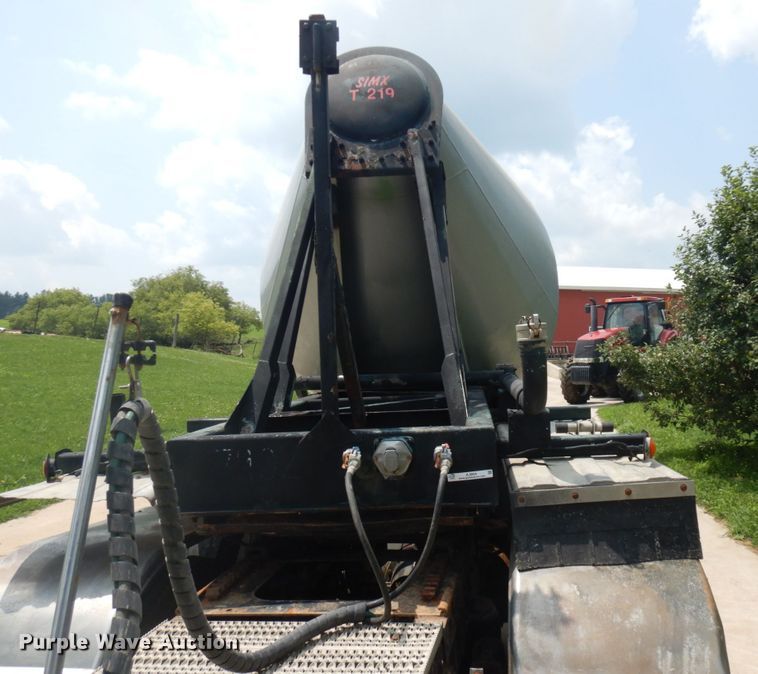 image for item IL9894 1996 Fruehauf  pneumatic dry bulk trailer