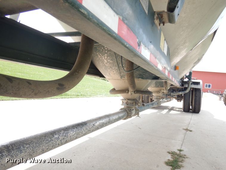 image for item IL9894 1996 Fruehauf  pneumatic dry bulk trailer