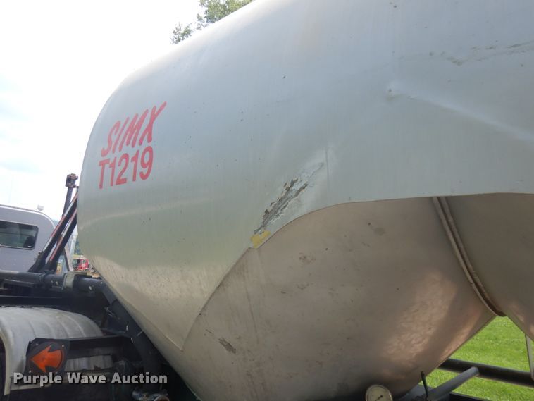 image for item IL9894 1996 Fruehauf  pneumatic dry bulk trailer