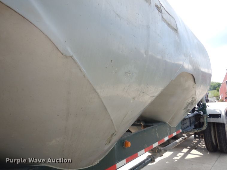 image for item IL9894 1996 Fruehauf  pneumatic dry bulk trailer