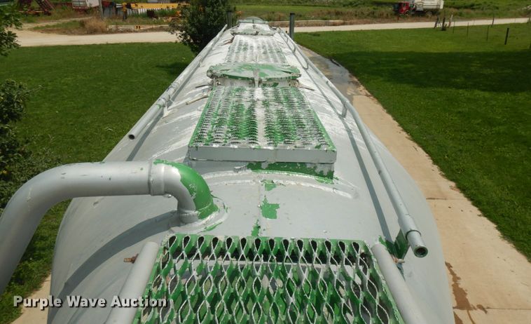 image for item IL9894 1996 Fruehauf  pneumatic dry bulk trailer