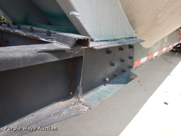 image for item IL9894 1996 Fruehauf  pneumatic dry bulk trailer