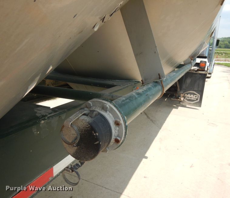 image for item IL9894 1996 Fruehauf  pneumatic dry bulk trailer