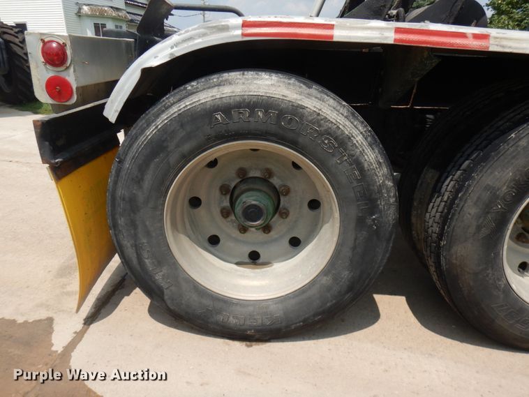 image for item IL9894 1996 Fruehauf  pneumatic dry bulk trailer