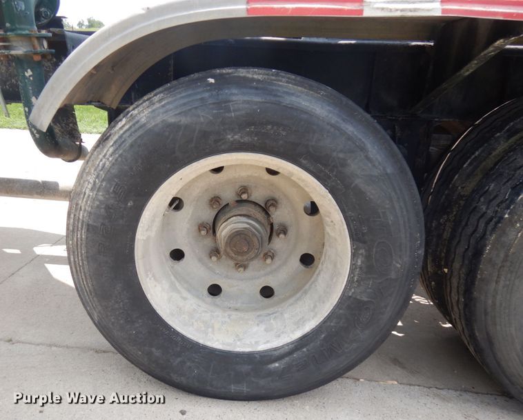 image for item IL9894 1996 Fruehauf  pneumatic dry bulk trailer
