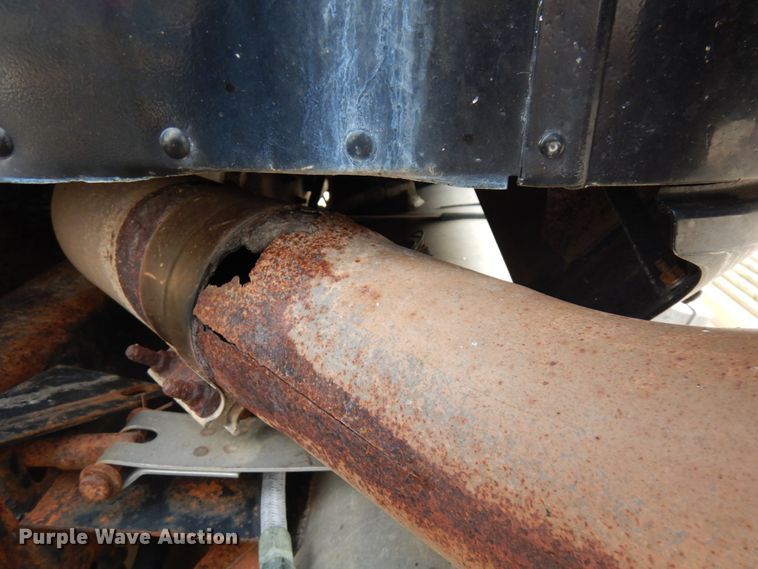 image for item IL9896 1998 International 9200  semi truck