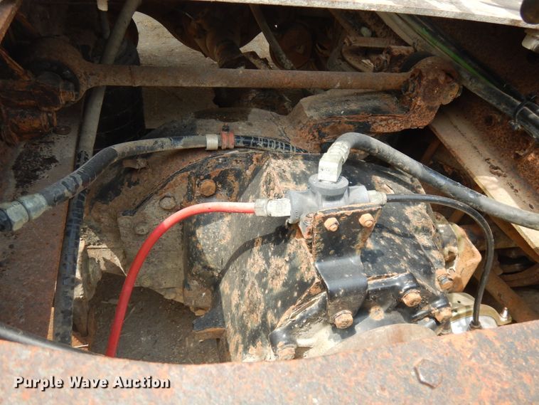 image for item IL9896 1998 International 9200  semi truck