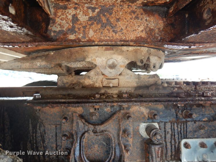 image for item IL9896 1998 International 9200  semi truck