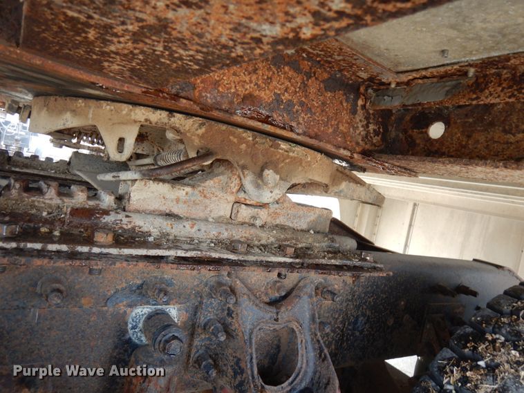 image for item IL9896 1998 International 9200  semi truck