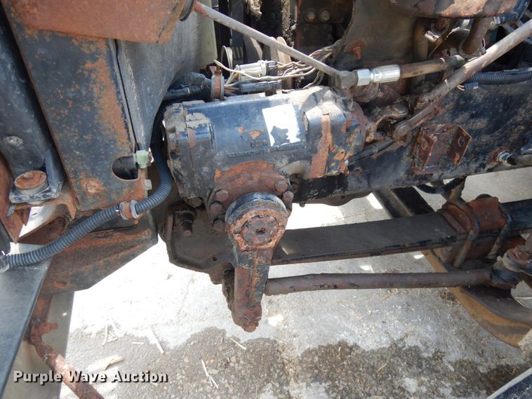 image for item IL9896 1998 International 9200  semi truck