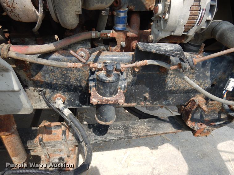 image for item IL9896 1998 International 9200  semi truck