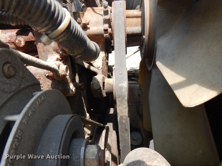 image for item IL9896 1998 International 9200  semi truck