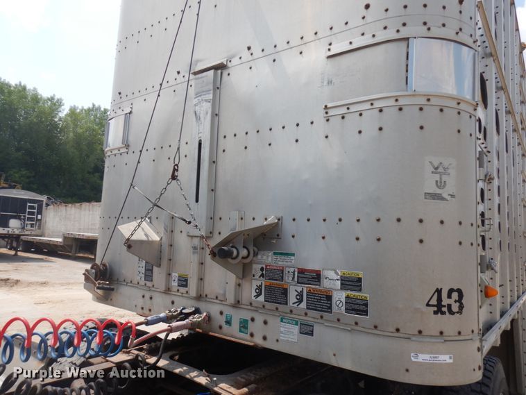 image for item IL9897 2005 Wilson PSDCL-402H  livestock trailer
